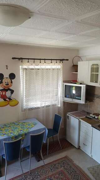 Гостевой дом Apartman Tomas Херцег-Нови Апартаменты-студио-8